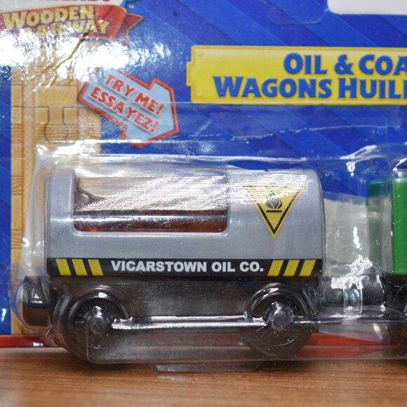 Oil Vicarstown & Coal Cargo Thomas & Friends Wooden Train Fisher Price Sealed - Picture 2 of 10